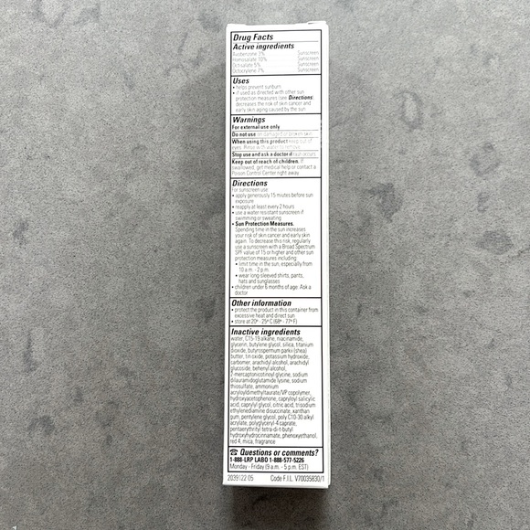 MELA B3 UV DAILY MOISTURIZER SPF 30 WITH MELASYL™ + NIACINAMIDE - Picture 4 of 5